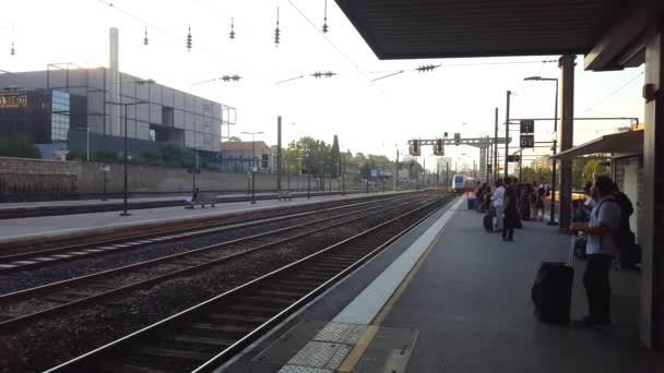 Tren Tgv Llega Estación Toulon Temprano Mañana — Vídeos de Stock