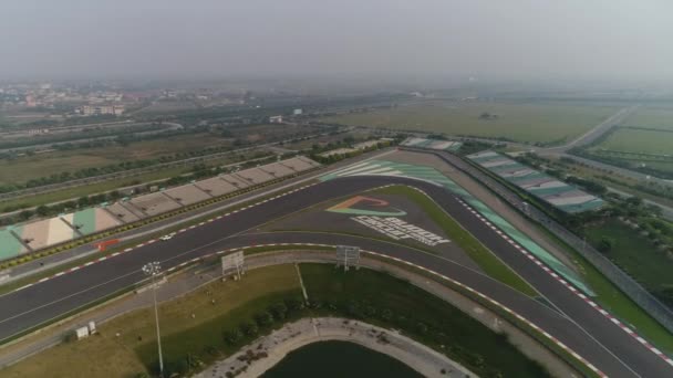 Carro Pista Corrida Tiro Com Drone — Vídeo de Stock