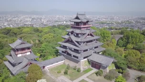 Arka Planda Kyoto Manzaralı Japon Şatosunun Hava Görüntüsü — Stok video