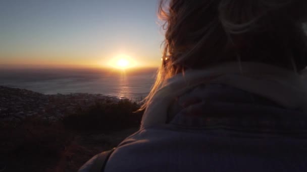 Blonde Girl Looking Sunset Coastline Atlantic Ocean Seapoint Cape Town — Stock Video