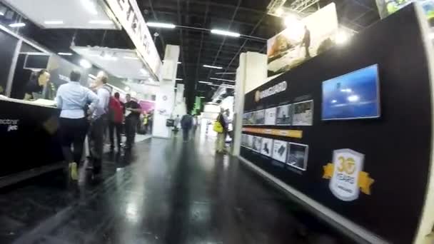 Caminando Por Planta Comercio Feria Photokina Tembloroso Gopro Pov Metraje — Vídeos de Stock