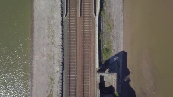 Diretamente Para Baixo Antena Viaduto Ponte Ferroviária Movendo Para Trás — Vídeo de Stock