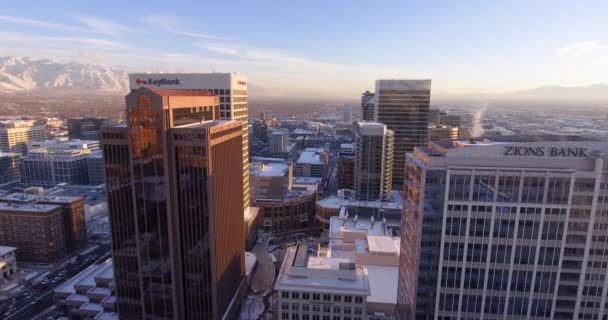 Golden Hour Salt Lake City Flyver Ved Siden Himlen Skrabere – Stock-video