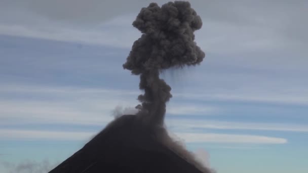 Έκρηξη Ηφαιστείου Fugeo Στη Γουατεμάλα — Αρχείο Βίντεο