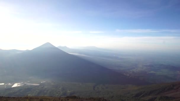 Salida Del Sol Volcán Acatenango — Vídeos de Stock