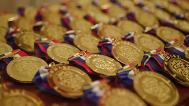 Tiro Suave Interminables Medallas Oro Una Competición 60Fps Prores — Vídeos de Stock