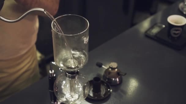 Häll Vatten Syfon Kaffe Slowmotion — Stockvideo