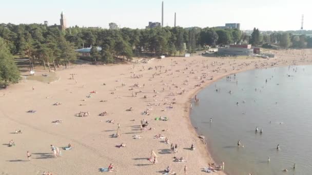 Снимок Беспилотника Знаменитого Пляжа Хиетаниеми Хельсинки Финляндия — стоковое видео