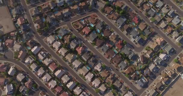 アリゾナ州フェニックスの住宅街のスパイラルダウンショット トップダウンビュー — ストック動画