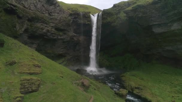 Kvernufoss Zeitlupe Einer Der Schönsten Wasserfälle Islands — Stockvideo