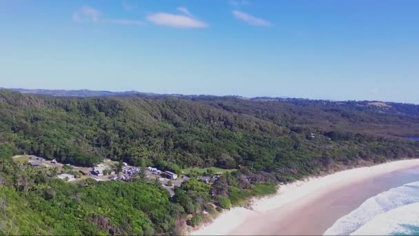 Vliegen Gebroken Hoofd Strand Byron Baai Kust Omliggende Bush Nationaal — Stockvideo