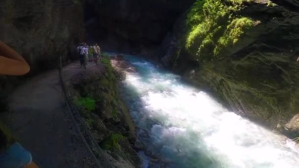 Caminhadas Garmisch Partenkirchen Caves — Vídeo de Stock
