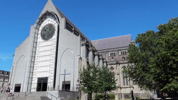 Lille Katedral Utsikt Över Framsidan Och Huvudentrén Lång Och Vacker — Stockvideo