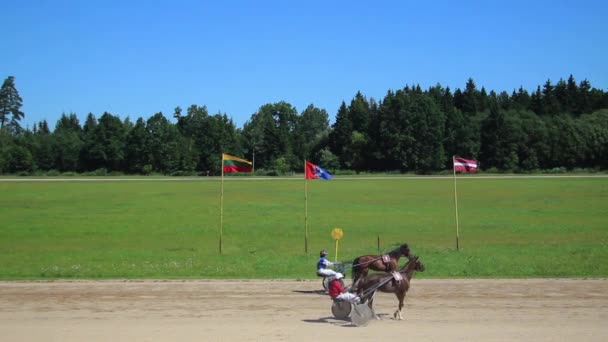 Harness Racing Derby Bandeiras Lituânia Letónia Sirvintos — Vídeo de Stock