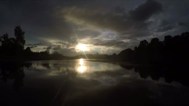 Puesta Sol Mágica Sobre Río Moción Lenta — Vídeos de Stock