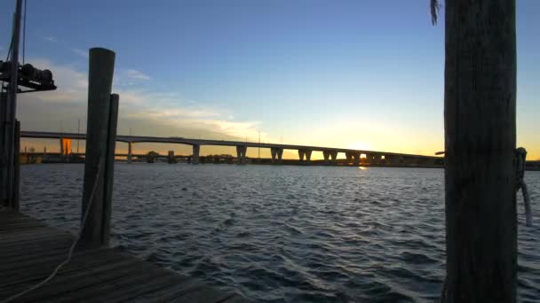 Brug Zicht Tijdens Zonsondergang — Stockvideo