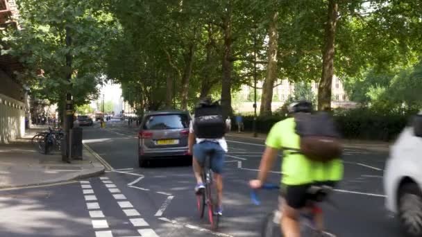 Cyklisté Silniční Doprava Millbank Westminsteru Londýně — Stock video