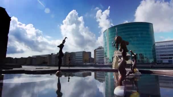 丹麦哥本哈根艺术雕塑的崩溃 — 图库视频影像