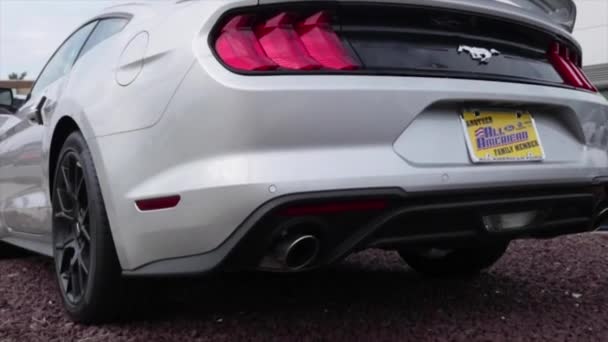 Ford Mustang Közelről — Stock videók