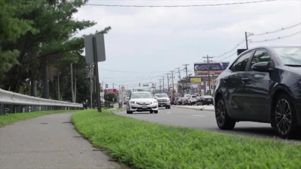 Voertuigen Stroomt Door New Jersey Highway — Stockvideo