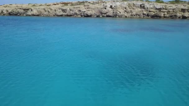 Drohnenflug Über Dem Meer Zypern — Stockvideo