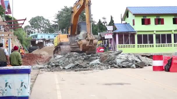 Repairing Landslide Puchi Far Provience Thailand — Stock Video