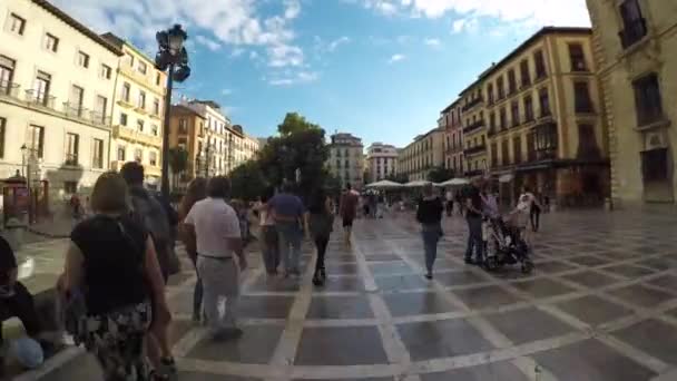 Hiperlapso Personas Caminando Por Calle Casco Antiguo Granada España — Vídeo de stock