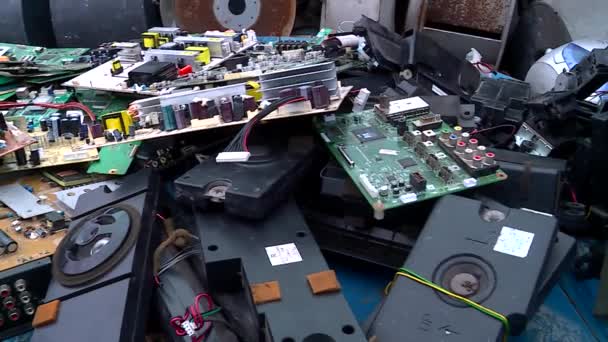 Κλείσιμο Των Ηλεκτρονικών Αποβλήτων Από Την Ευρώπη Στην Αφρική Επεξεργασία — Αρχείο Βίντεο