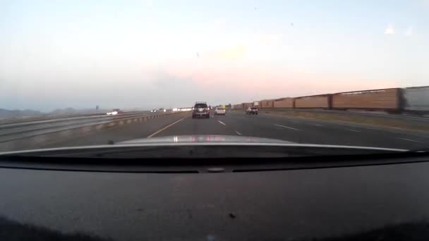 Auto Rast Autobahn — Stockvideo