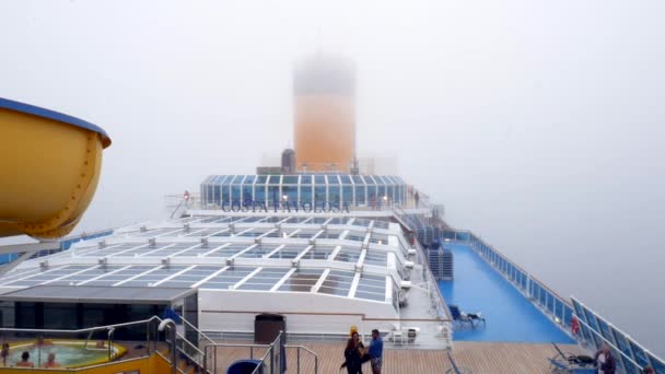 Top Deck Cruiseship Coste Favolosa Sailing Heavy Fog People Enjoing — Stock Video