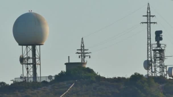 Eine Meteorologische Radarstation Berg — Stockvideo