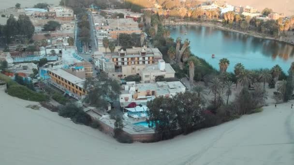 Filmati Aerei Dei Droni Sopra Huacachina Ica Città Locale Con — Video Stock