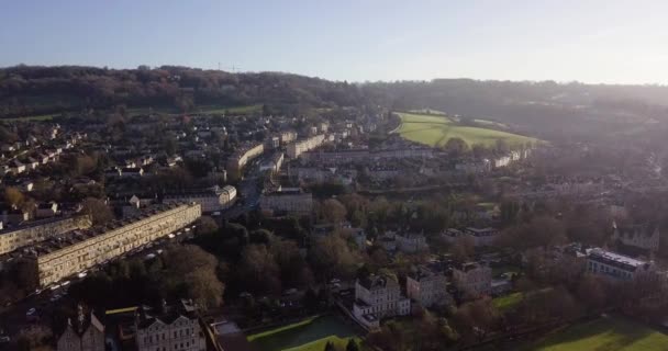 Flygfoto Soluppgången Med Klarblå Himmel Över Staden Bath — Stockvideo