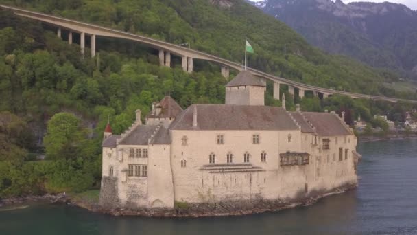 Klip Drone Dari Chillon Castle Swiss — Stok Video