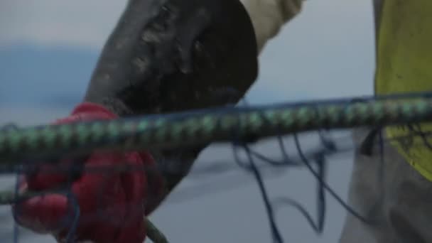 Fechar Luvas Utilizadas Para Desembaraçar Redes Pesca — Vídeo de Stock