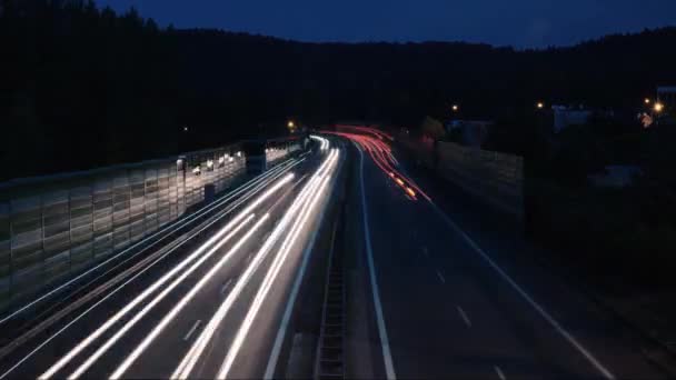 Malam Hari Dengan Eksposur Panjang Lalu Lintas Mobil Jalan Raya — Stok Video