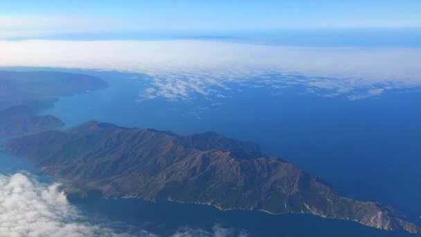 在南加州地区 洛杉矶 上空飞行的飞机视图 显示太平洋的非住宅岛屿 — 图库视频影像
