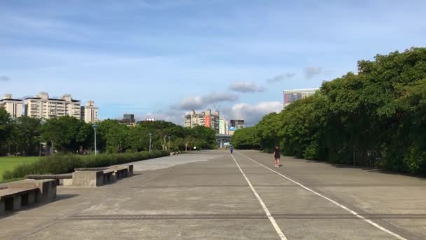 Místní Obyvatelé Mají Odpolední Procházku Central Art Park Taipei City — Stock video