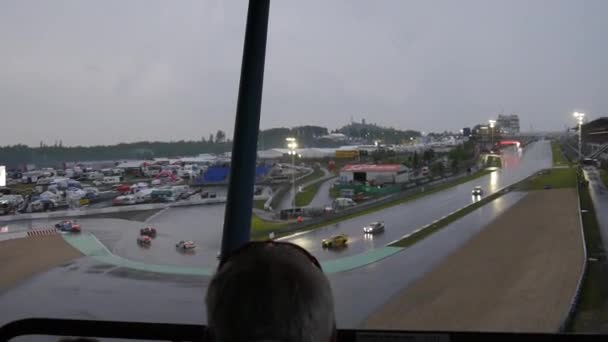 Rennen Auf Dem Nürburgring Mit Gt3 Autos Regen Breitbild Safety — Stockvideo