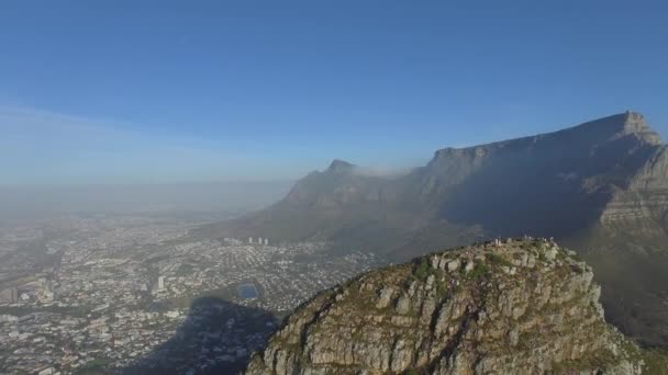 Vista Giratoria Desde Aire Por Encima Lions Head Mostrando Ciudad — Vídeo de stock