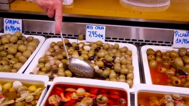 Raccolta Delle Olive Nel Mercato Spagnolo — Video Stock