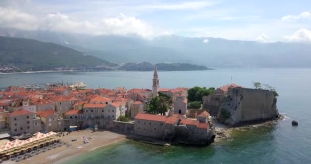 Vliegen Naar Geweldige Oude Stad Budva Montenegro — Stockvideo