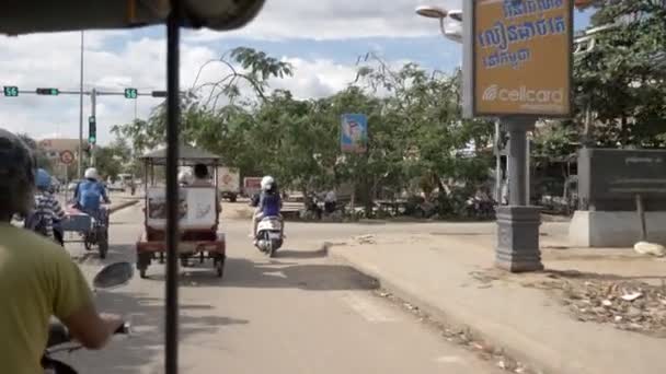 Mengemudi Jalan Kota Kamboja — Stok Video