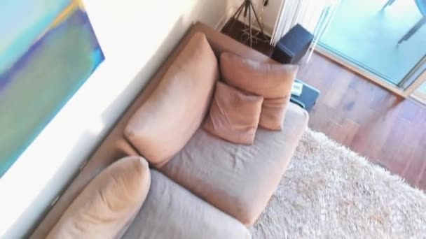 Hava Çağdaş Çatı Katında Oturma Odasının Üzerinde Ters Çekiş — Stok video