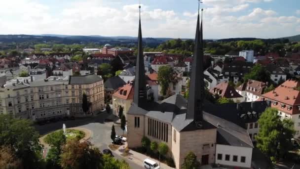 Rodeando Iglesia Bayreuth Con Aire Dji Mavic — Vídeo de stock