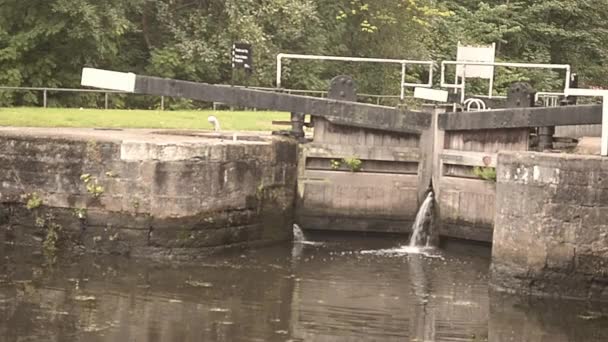 Canal Bloquea Calder Yorkshire Tiro Ancho — Vídeo de stock