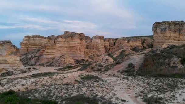 Flygande Stigande Video Castle Rock Badlands Västra Kansas — Stockvideo