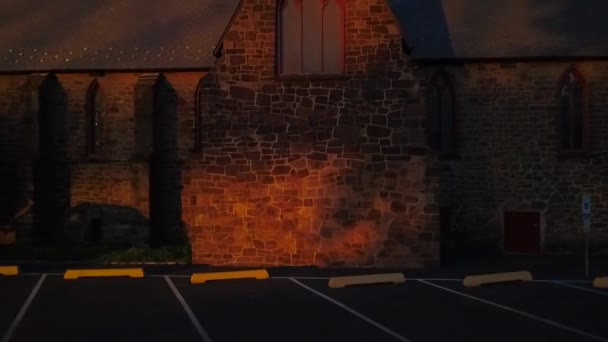 Seiteneingang Des Schlosses Bei Sonnenuntergang — Stockvideo