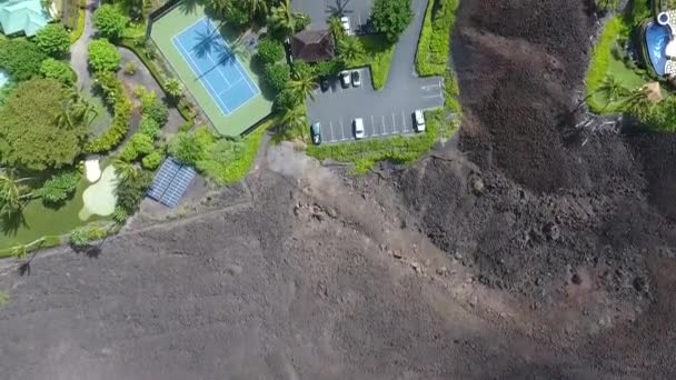 ハワイの黒い砂浜 ドローン映像 — ストック動画