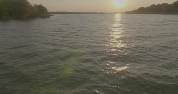 Vista Del Atardecer Del Río Zambezi — Vídeo de stock